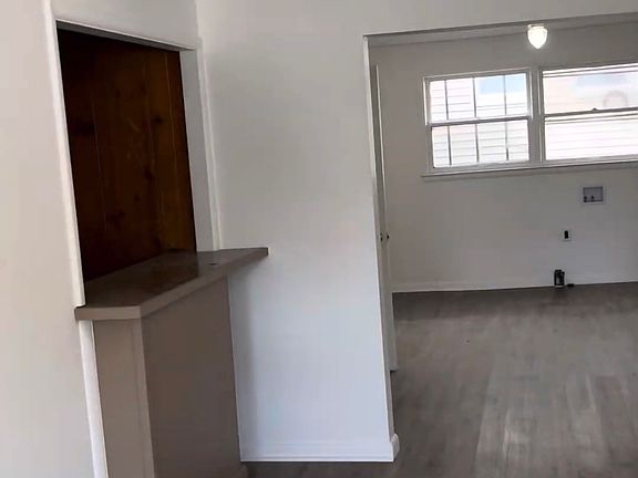 5th image of 902 Park St #201B