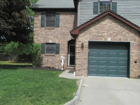 41 Weller Pl, Holmdel, NJ 07733