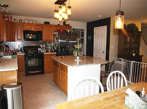 5th image of 105 Briarwood Ln