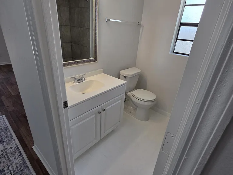 5803 SE Collins Ave — Photo 9