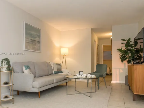 6675 W 4th Ave APT 203, Hialeah, FL 33012