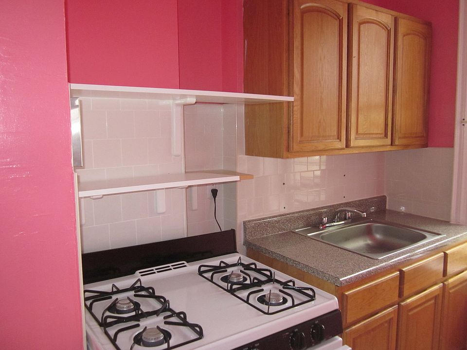 2nd image of 10325 121st St APT B3