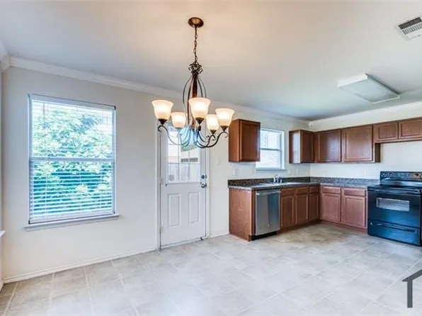 8825 Sun Haven Way, Fort Worth, TX 76244