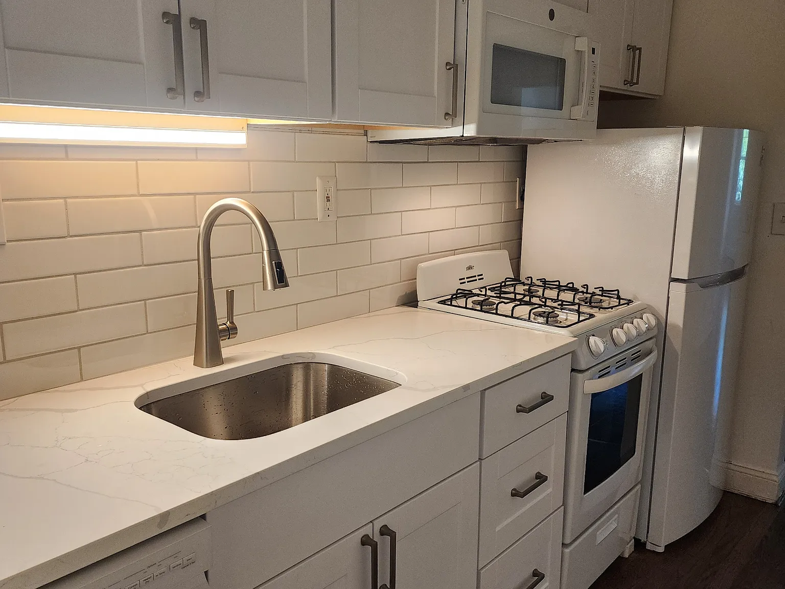 1 bed, 700 sqft, $2,000 — Photo 1