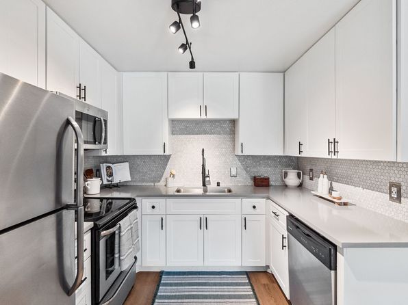 1051 W El Norte Pkwy #180