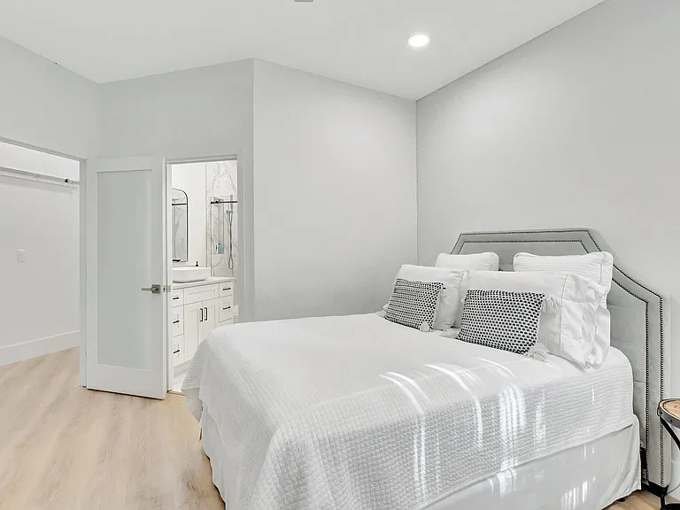 6609 NW 24th Ave — Photo 26