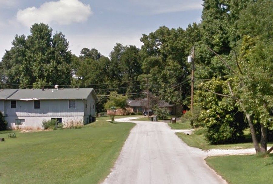 2nd image of 836 S Belcrest Ave