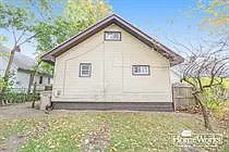 225 E Woodside St — Photo 14