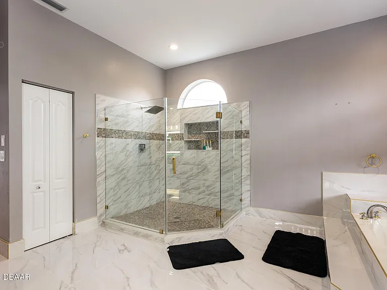 3548 N John Anderson Dr — Photo 21