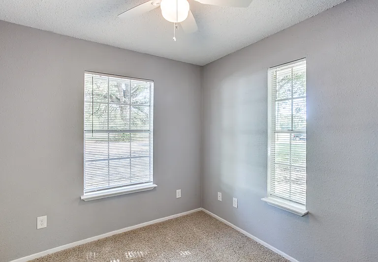 510 Frazier St — Photo 5