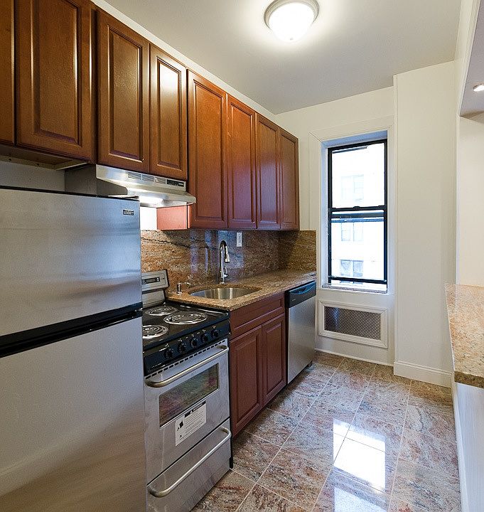 1st image of 1035 Washington Ave #3TKF