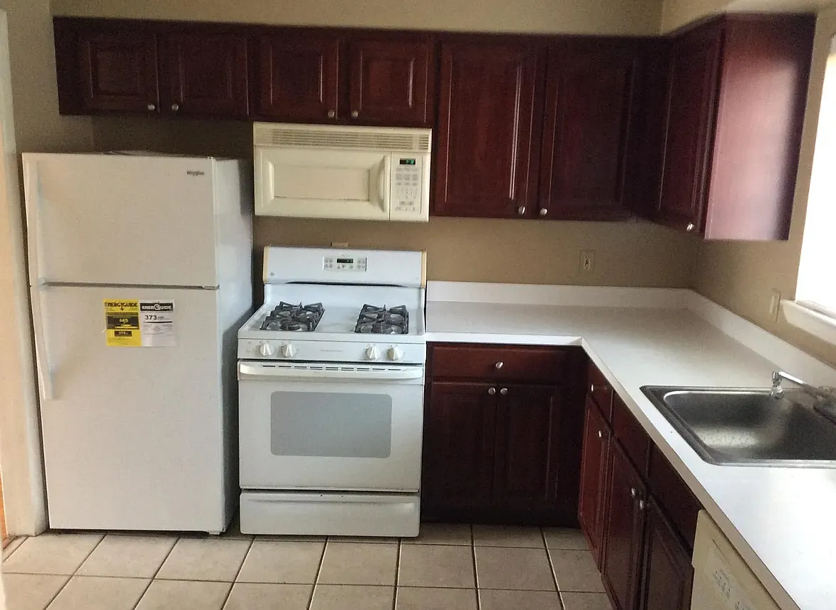 2 bed, 1250 sqft, $1,475 — Photo 3