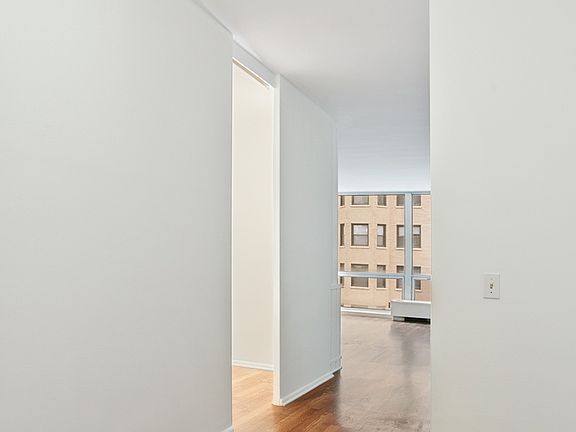 3rd image of 2400 N Lakeview Ave APT 509