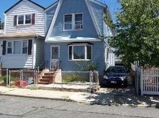 95 Elzey Ave, Elmont, NY 11003