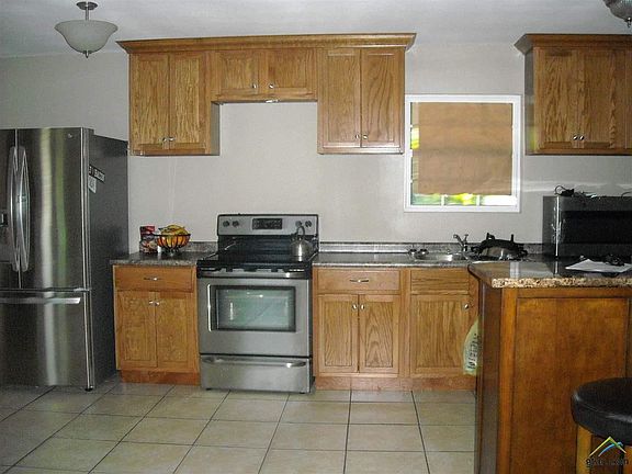 4th image of 725 Palestine St