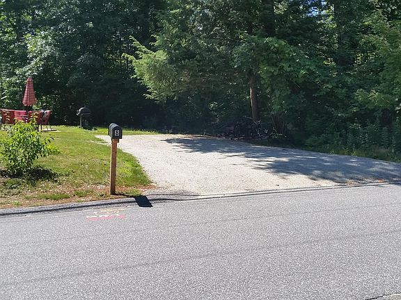 2nd floor apartment parking