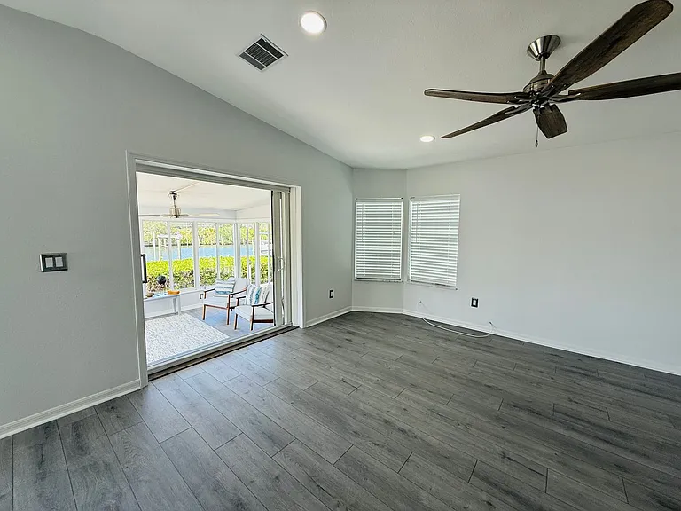 4851 W Gandy Blvd #5 — Photo 13