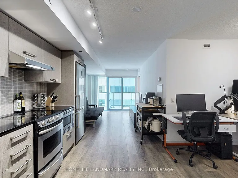 87 Peter St #617 — Photo 15