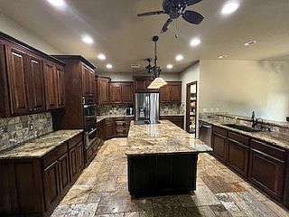 4th image of 5309 Grizzly Ln