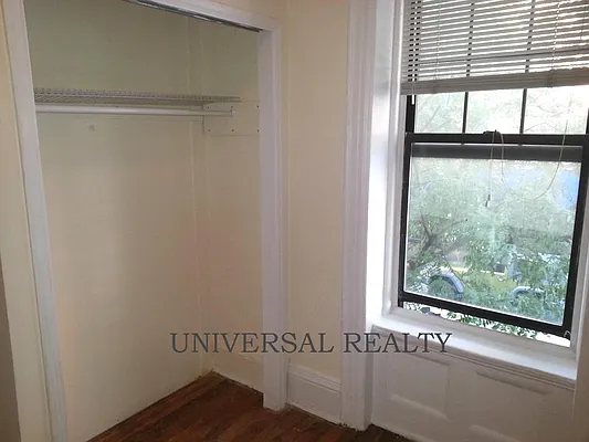 Rented by Universal Realty Group | media 23