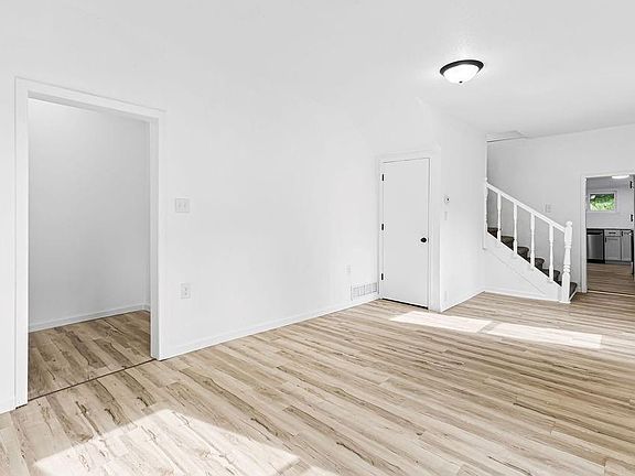 4th image of 3014 Olive St