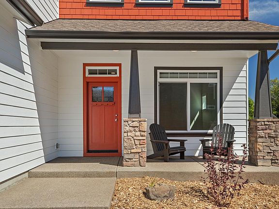 Front Porch - Photo from 2019 prior to current tenants - To be in like condition
