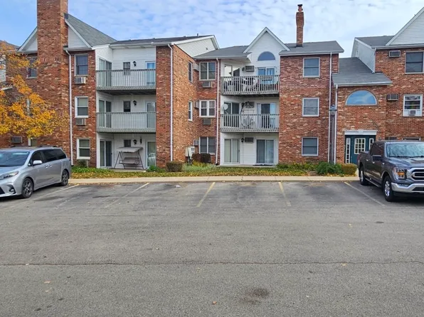 4304 W Shamrock Ln, McHenry, IL 60050