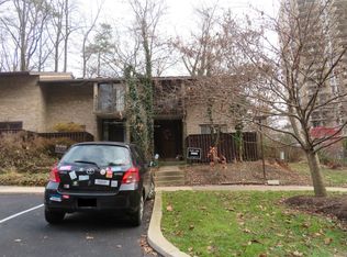 9201 Three Oaks Dr, Silver Spring, MD 20901