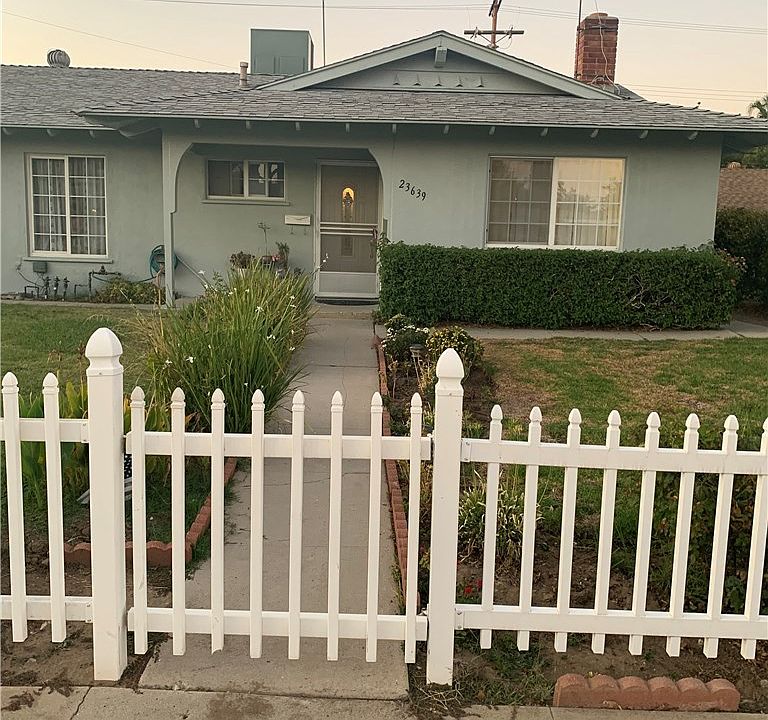 1st image of 23639 Vanowen St