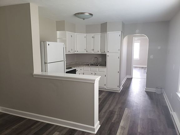 3rd image of 15641 Warwick Blvd #5