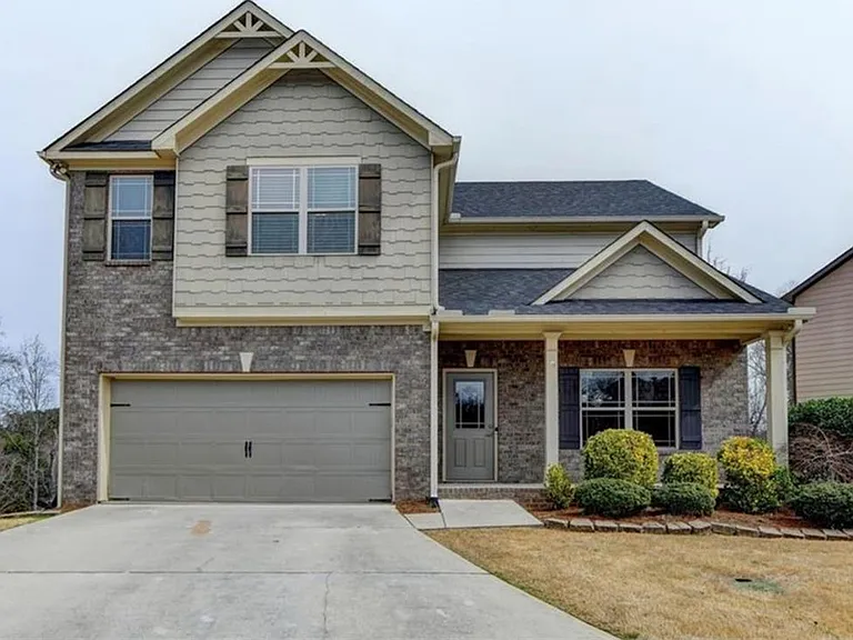 1376 Castleberry Dr — Photo 1