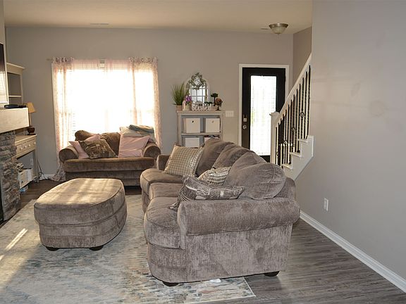 3rd image of 3162 Sandstone Ct