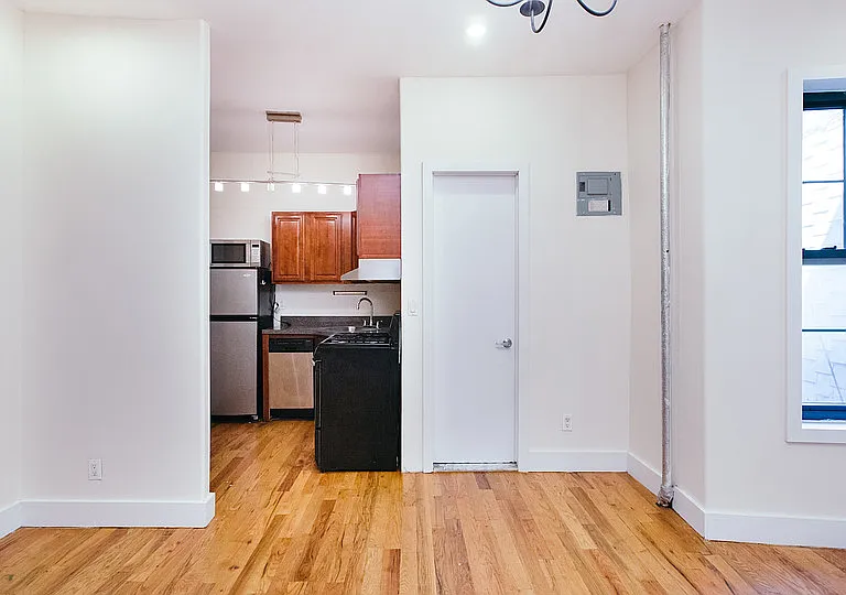206 Scholes St #8 — Photo 26