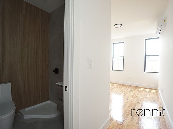 4th image of 38 Cornelia St APT 3