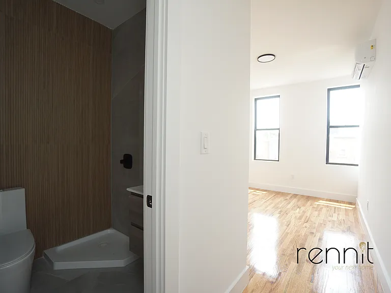 38 Cornelia St #2 — Photo 15