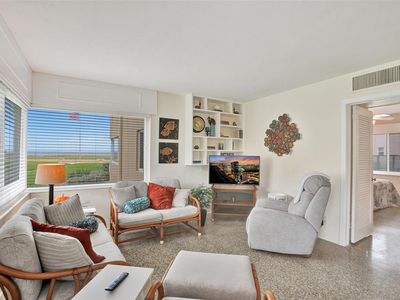 (Undisclosed Address), Lauderdale By The Sea, FL, 33062
