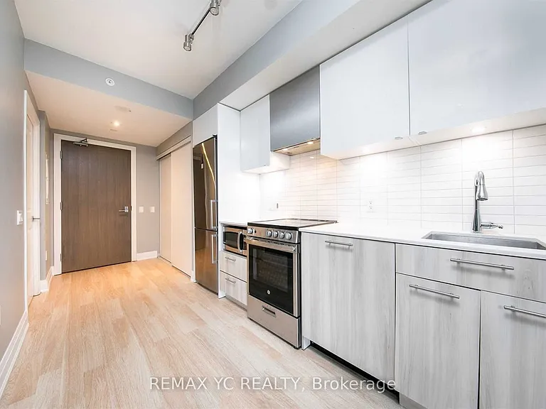 251 Jarvis St #806 — Photo 4