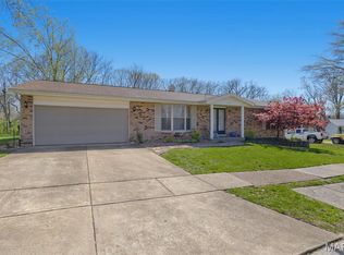 2672 Softwood Dr, Saint Louis, MO 63129