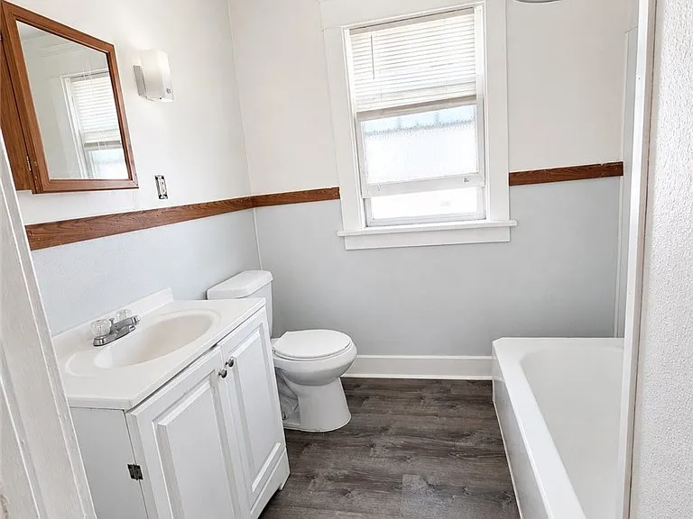 71 Brunswick Blvd #LOWER — Photo 12