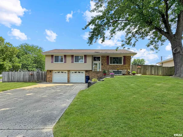 5704 W Colt Dr, Peoria, IL 61607