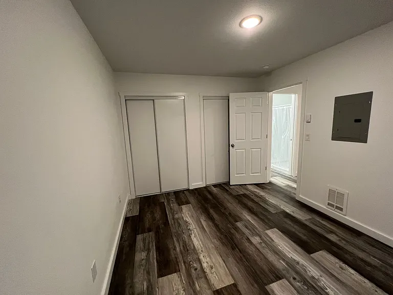 583 N Main St — Photo 14