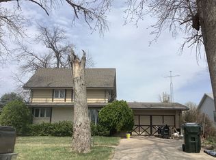112 E Elm St, Cedar Bluffs, NE 68015