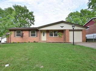 8616 Carriage Way Dr, Saint Louis, MO 63123