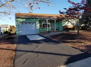 11 Westport Dr, Toms River, NJ 08757