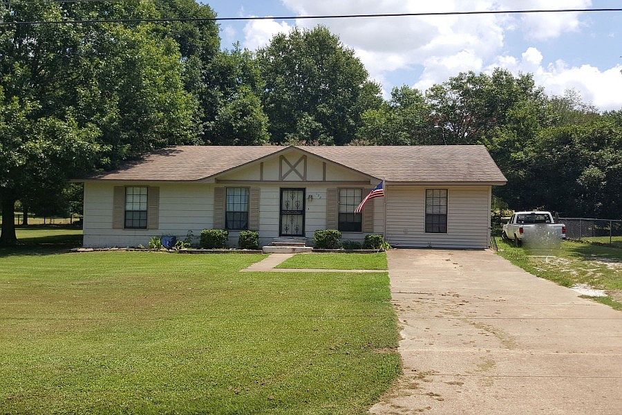1st image of 172 Rolling Oaks Dr