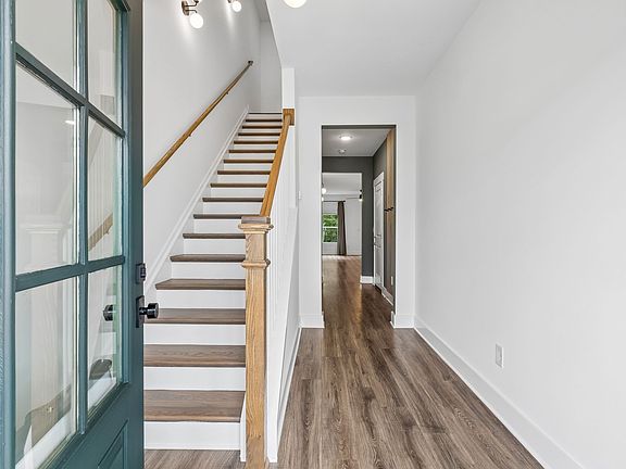 3rd image of 1073 Sweetleaf Dr