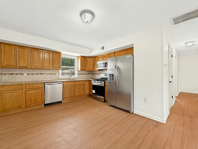726 Saddle River Rd #2 — Photo 17