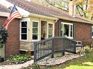 7613 Summerfield Rd, Lambertville, MI 48144