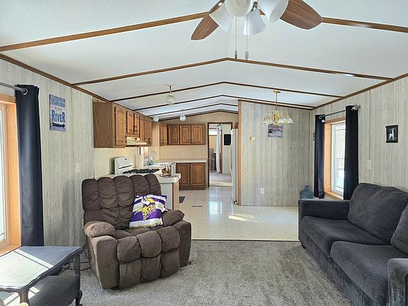 3rd image of 3193 Town Rd #397