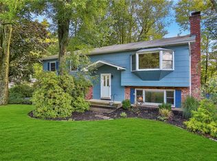 61 Ridge Rd, Valley Cottage, NY 10989